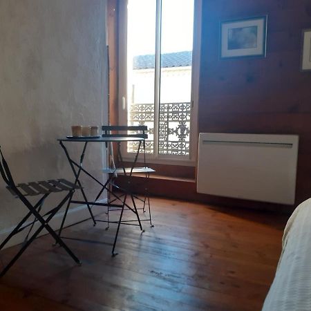 Chambre Chez Annick Samadet ภายนอก รูปภาพ